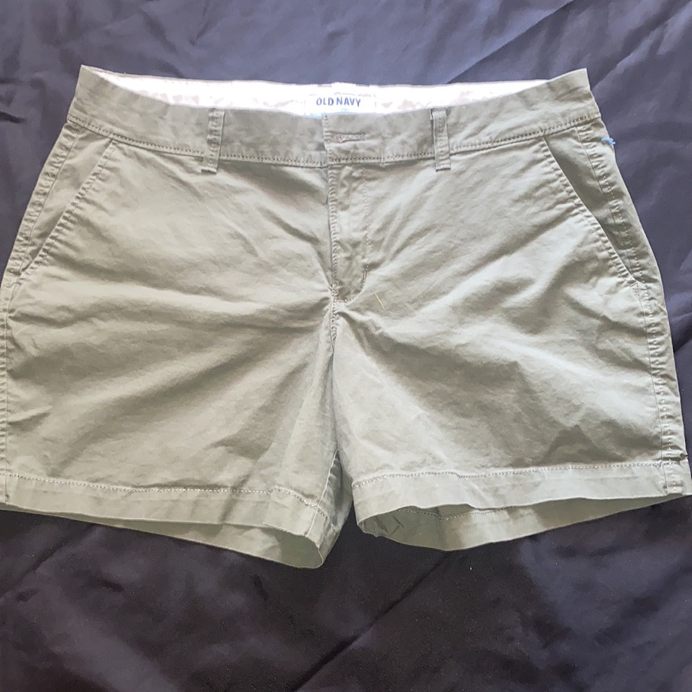 Bundle of Old Navy Khaki Shorts 🩳 - Picture 4 of 5
